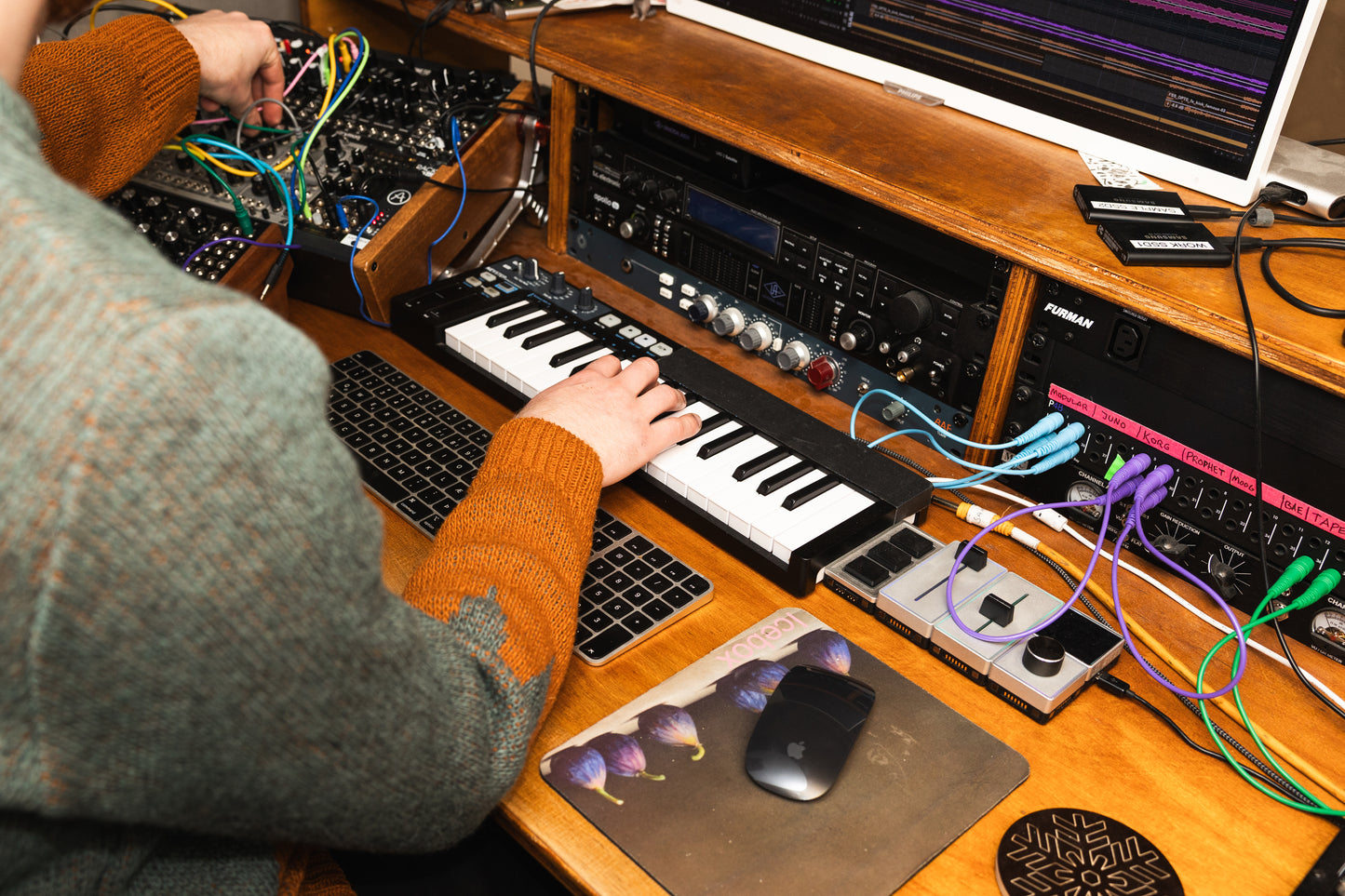 Autumn sweater - machine knitted - green & brown